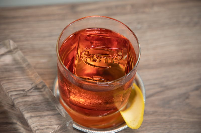Iced tea served with lemon